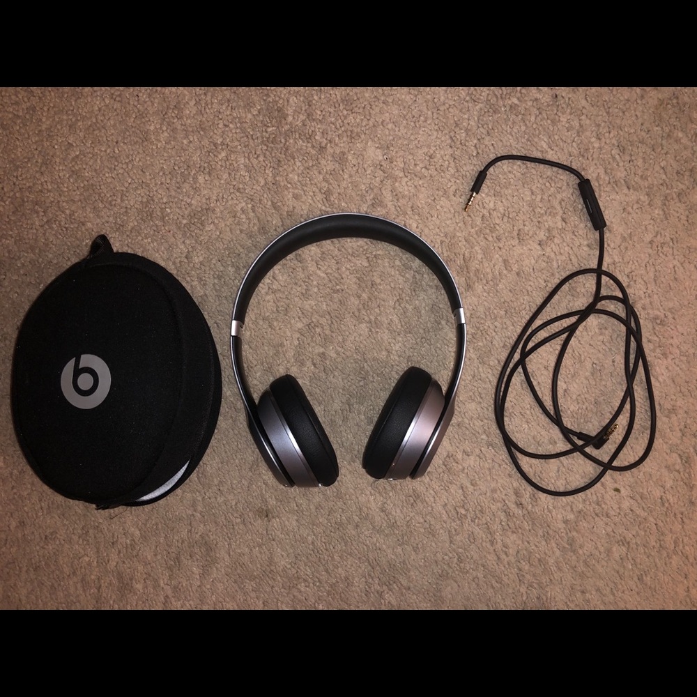 Beats Solo - Wireless Bluetooth - Picture 4 of 4
